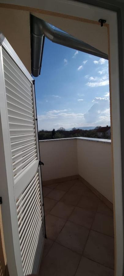 Apartmani Lanterna Krk Town Exterior foto